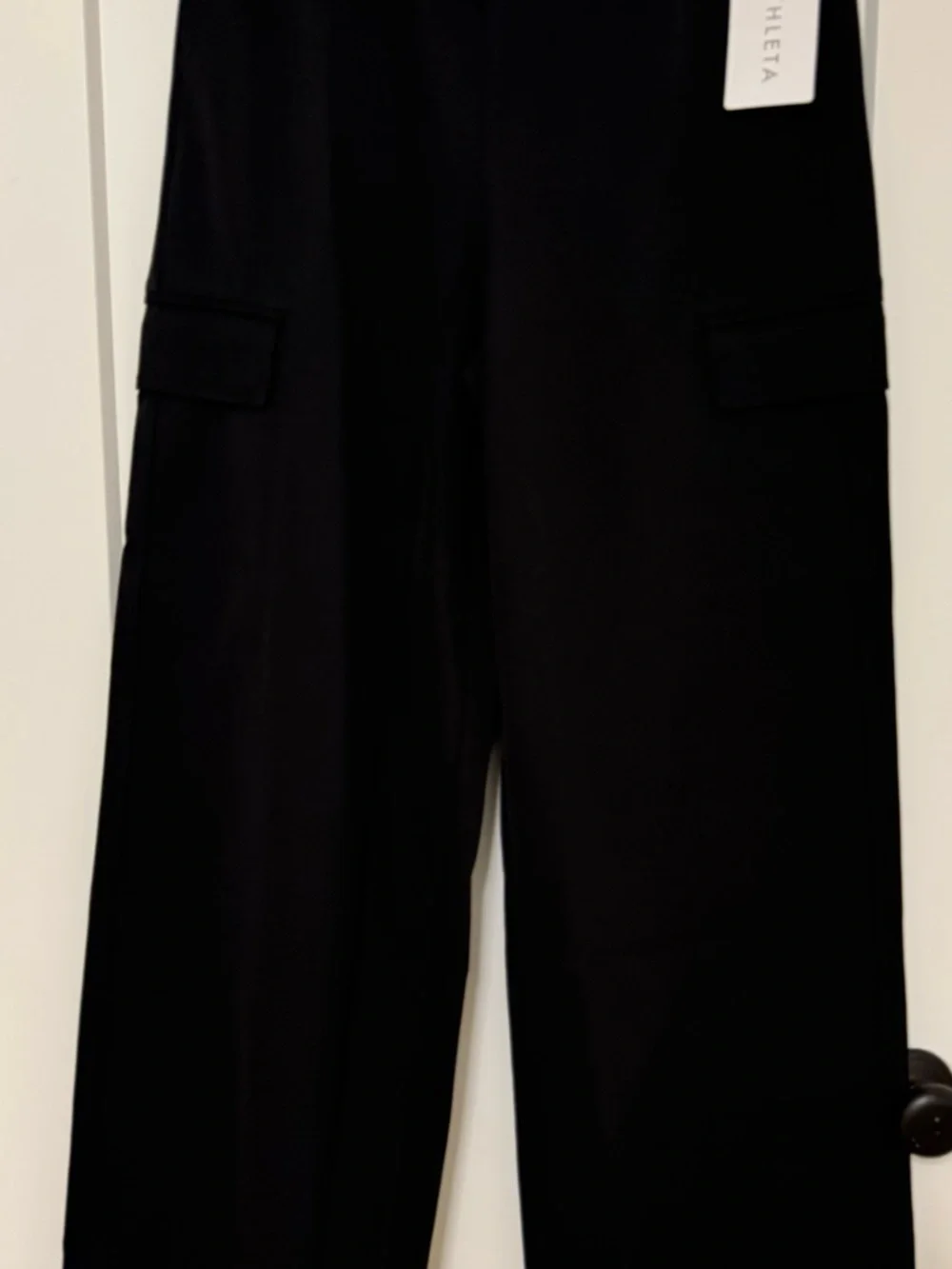 Athleta Promenade Cargo Pant in Black, size Small - Picture 4 of 6